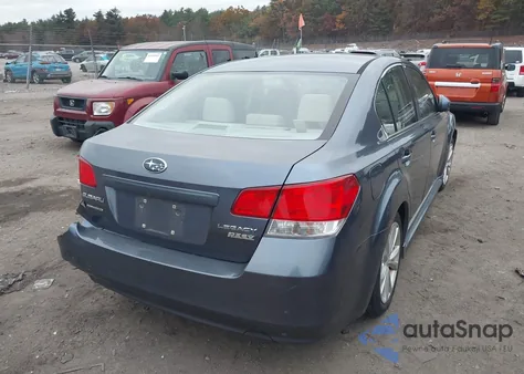 2013 Subaru Legacy 2.5I Premium из США, поврежденный, VIN 4S3BMBC68D3028979